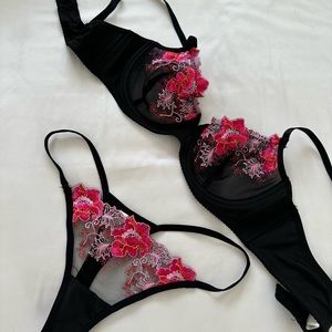 NWOT Black Lace Lingerie Set ( M)